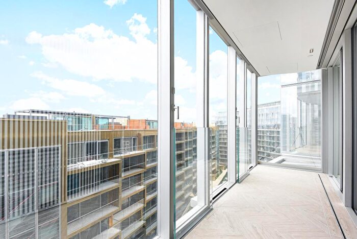 2 Bedroom Flat To Rent In Battersea, London, SW11