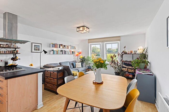 2 Bedroom Flat For Sale In / Cameron Toll Lade, Edinburgh, EH16