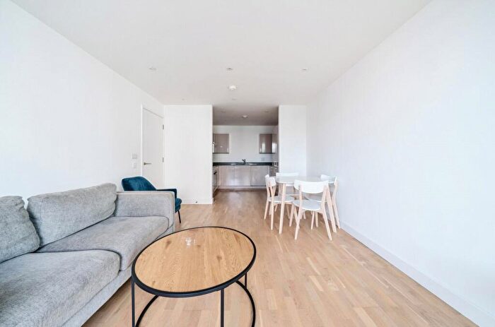 2 Bedroom Apartment To Rent In Burgress Springs, Chelmsford, CM1