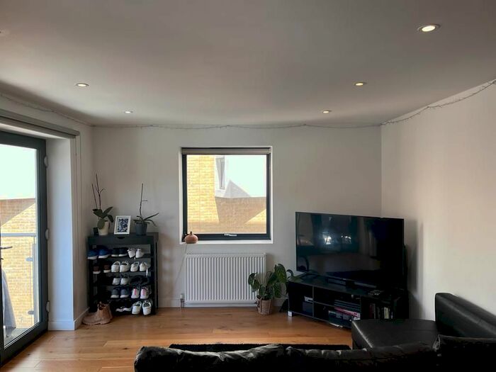 1 Bedroom Flat To Rent In Lambton Road, Raynes Park, SW20