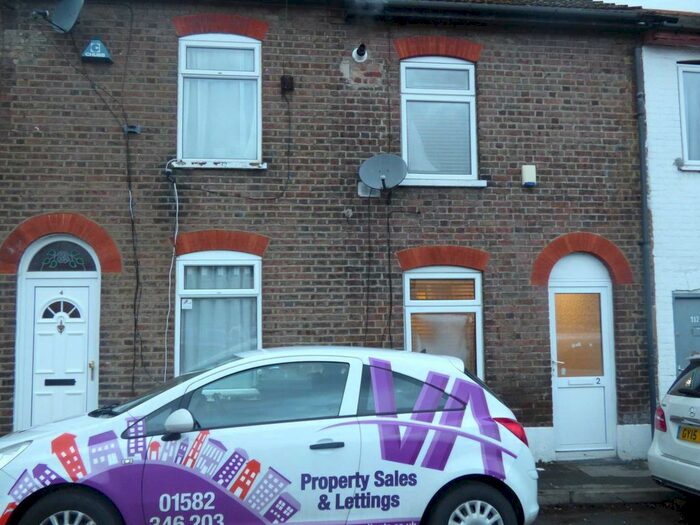 2 Bedroom Terraced House To Rent In Chase Street, Luton, LU1