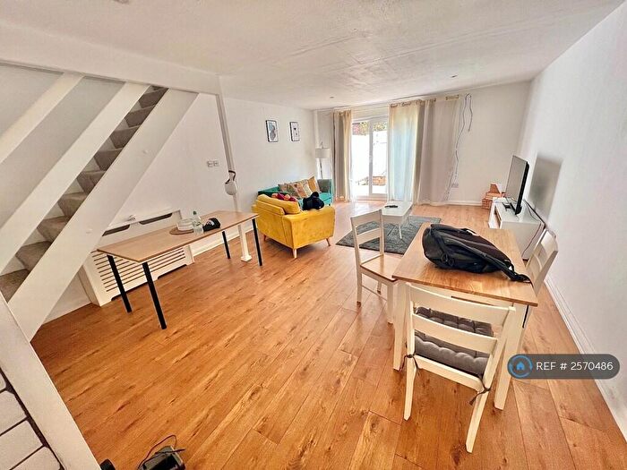 4 Bedroom Terraced House To Rent In Surr Street, London, N7