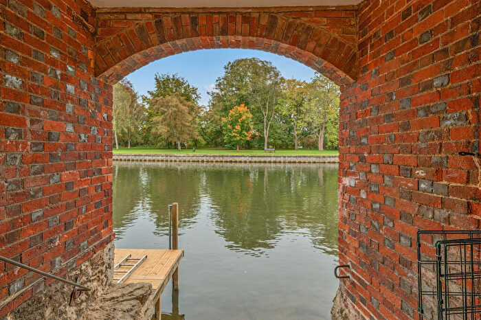 3 Bedroom Town House For Sale In East St. Helen Street, Abingdon, OX14