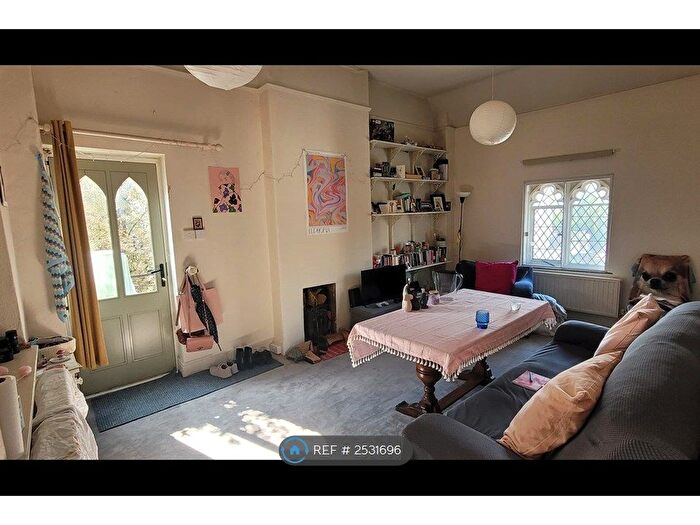 2 Bedroom Flat To Rent In Fore Street, Heavitree, Exeter, EX1