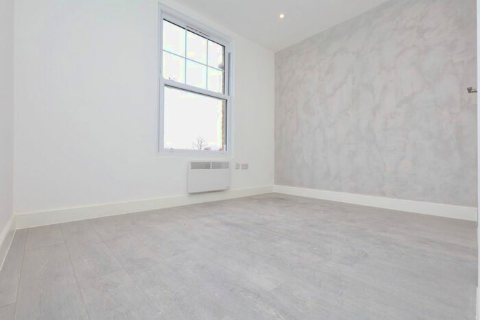 Studio To Rent In Brooke Road, London, N16