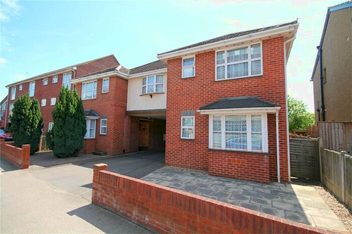 2 Bedroom Maisonette To Rent In Woodthorpe Road, Ashford, TW15