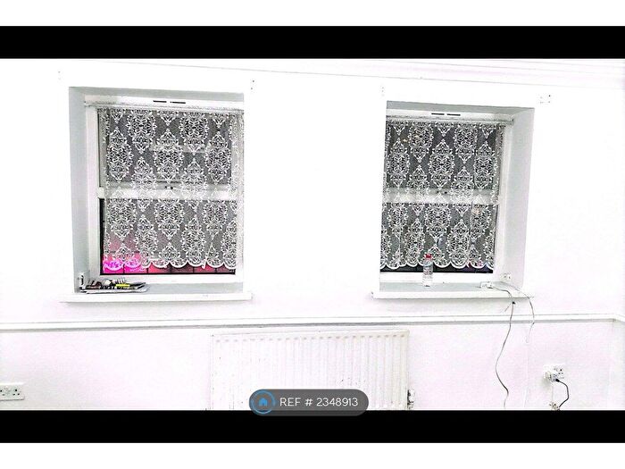 1 Bedroom Flat To Rent In Bethnal Green Road, London, E2