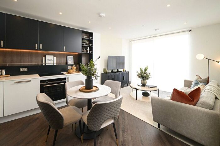 Studio For Sale In Fairfield Avenue, Staines, Surrey, TW18