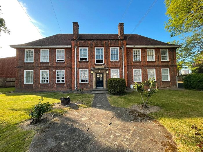 Studio To Rent In Latymer Road, N9
