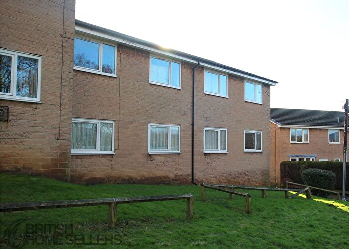 1 Bedroom Flat For Sale In Black Rocks Avenue, Matlock, Derbyshire, DE4