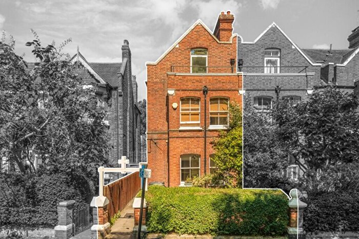 4 Bedroom House For Sale In Calais Street, London, SE5