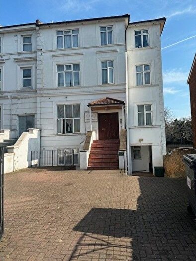 Studio To Rent In Station Road, London, London, N11