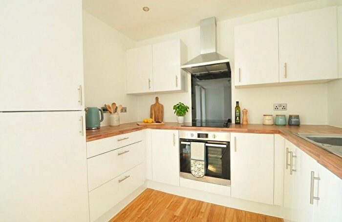 2 Bedroom Flat To Rent In Michigan Avenue, Salford, M50