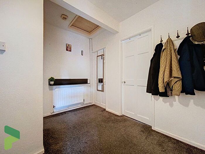 2 Bedroom Flat To Rent In Birch Hall Avenue, Darwen, BB3