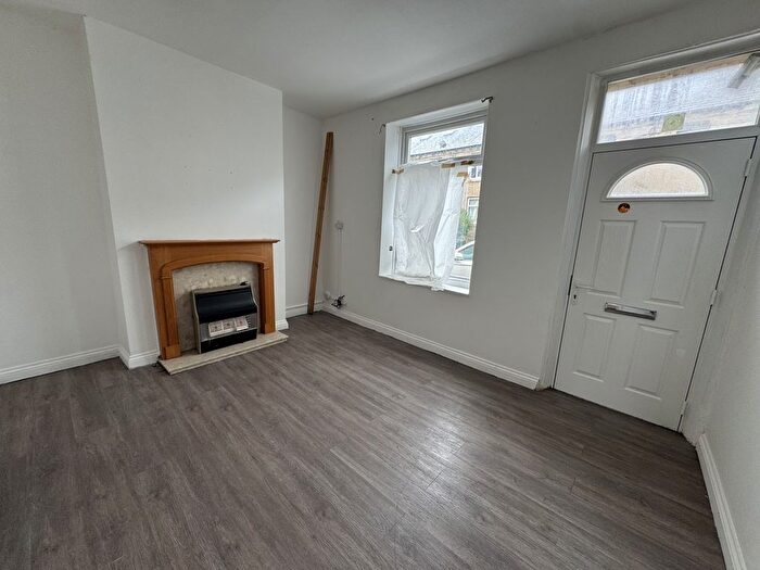 3 Bedroom Terraced House To Rent In Parkside Road, Bradford, West Yorkshire, BD5