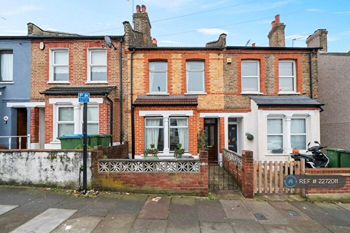 2 Bedroom Terraced House To Rent In Swingate Lane, London, SE18