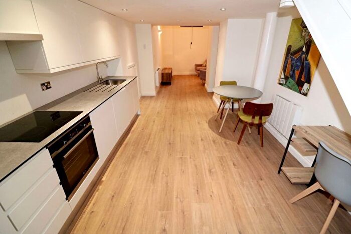 1 Bedroom Flat To Rent In Albion House, Vicar Lane, BD1