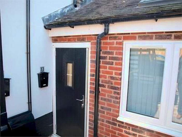 1 Bedroom Flat To Rent In St. Peters Street, Burton-On-Trent, DE15