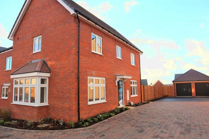 3 Bedroom Semi-Detached House To Rent In Hughes Road, Wellingborough, Northamptonshire NN8