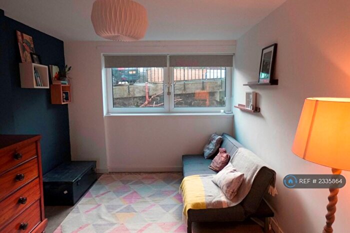 1 Bedroom Flat To Rent In Laverockbank Crescent, Edinburgh, EH5