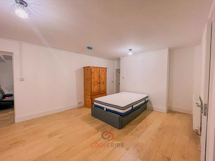 1 Bedroom Flat To Rent In Caledonian Road, Islington, London, N1