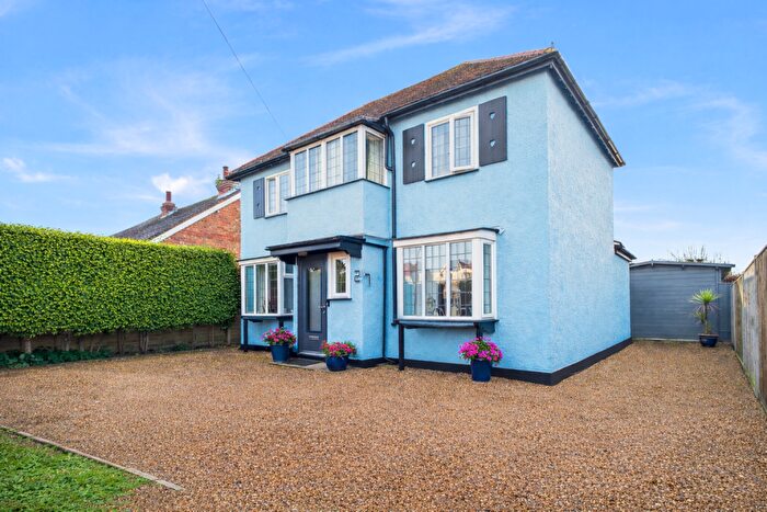 4 Bedroom Detached House For Sale In The Plantation, Worthing, BN13