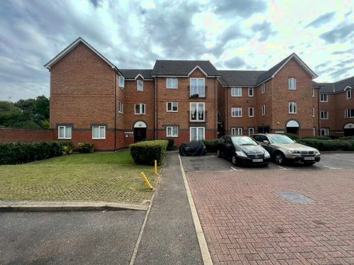 1 Bedroom Flat To Rent In Peregrin Road, Waltham Abbey, EN9