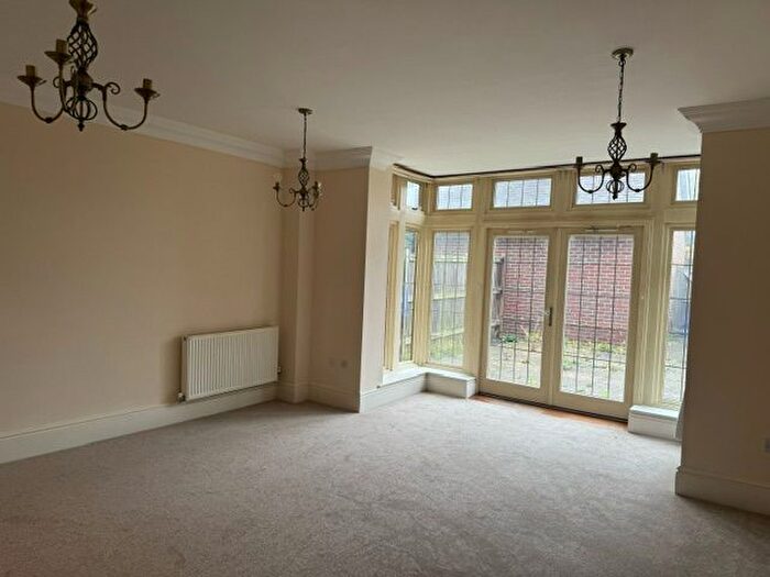 5 Bedroom End Of Terrace House To Rent In Clickers Drive, Northampton, NN5