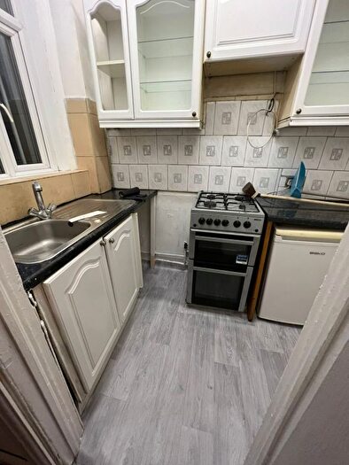 3 Bedroom Terraced House To Rent In Upper Seymour Street, Bradford, BD3