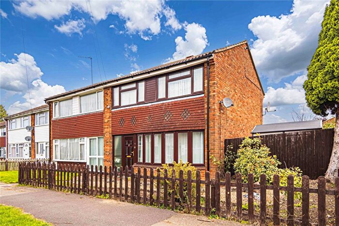 3 Bedroom End Terrace House For Sale In Northall Close, Eaton Bray, Central Bedfordshire, LU6