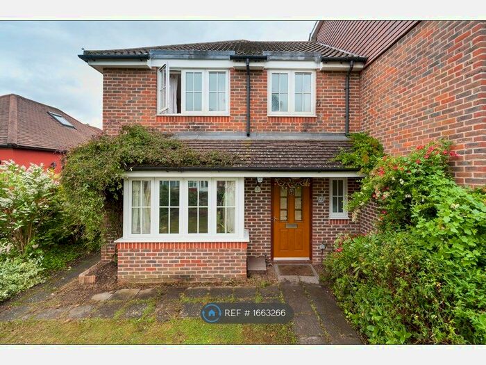 4 Bedroom End Of Terrace House To Rent In Worcester Park, Worcester Park, KT4