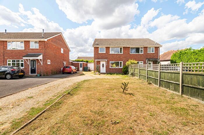 3 Bedroom Semi Detached House For Sale In Holt Road, Norwich, NR6