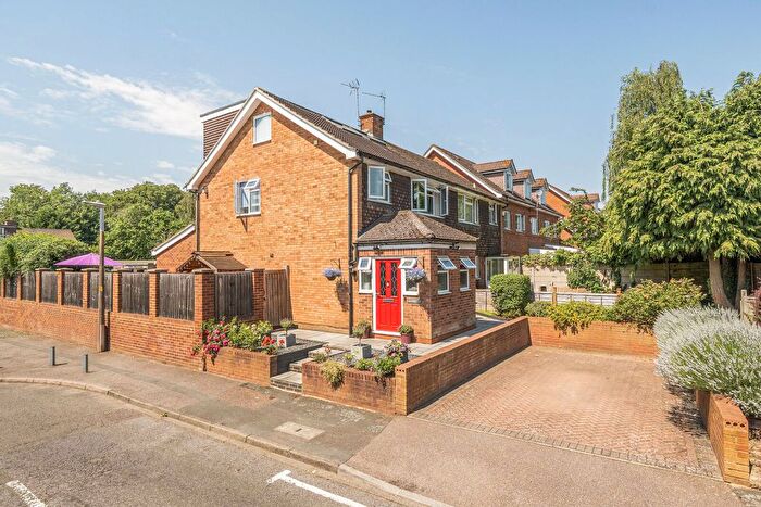 4 Bedroom Semi-Detached House For Sale In Howard Close, Watford, WD24