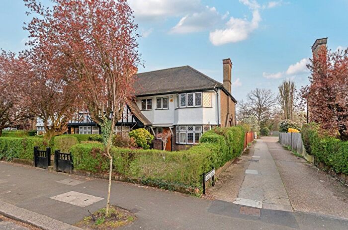 4 Bedroom End Terrace House For Sale In Queens Drive, West Acton, W3