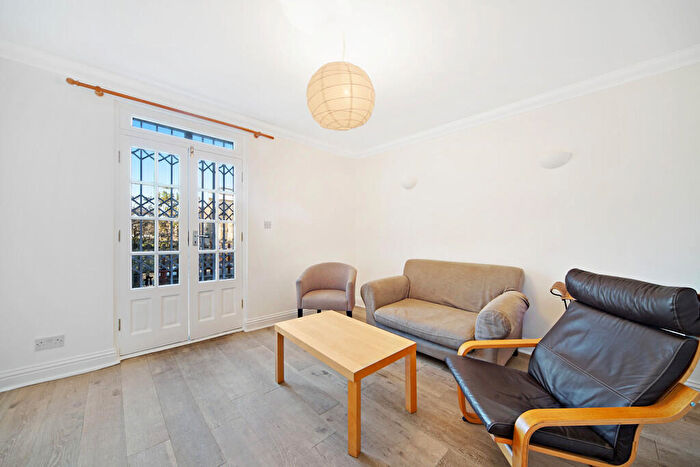 2 Bedroom Apartment For Sale In Chamberlayne Road, Kensal Rise, NW10