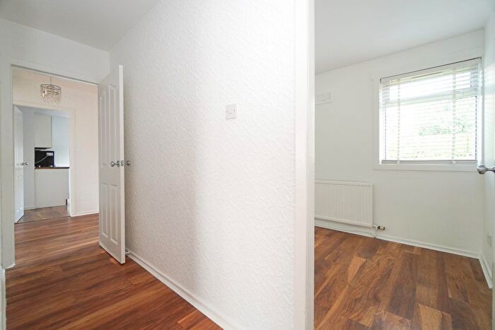 3 Bedroom Flat For Sale In Shakespeare Avenue, Clydebank, G81