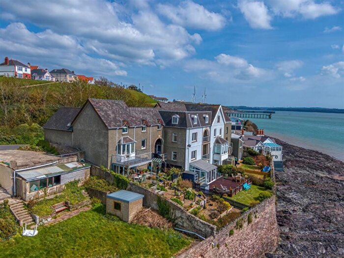 3 Bedroom Link Detached House For Sale In Pier Road, Milford Haven, SA73