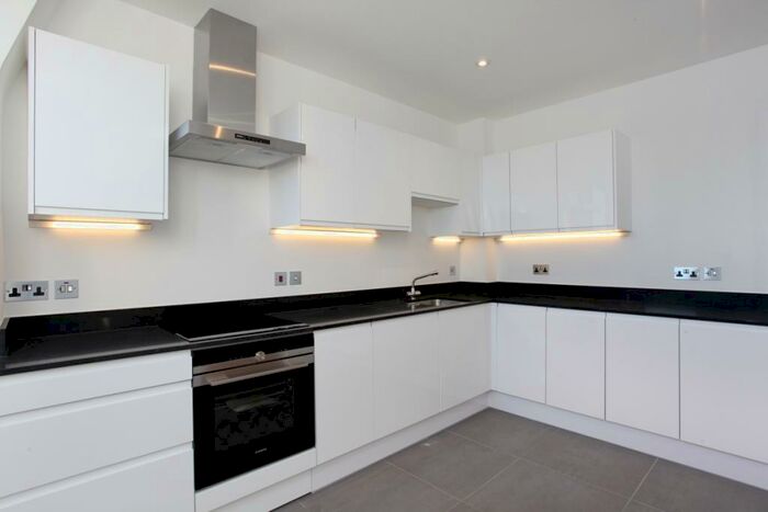 1 Bedroom Apartment To Rent In St. Leonards Road Windsor, SL4