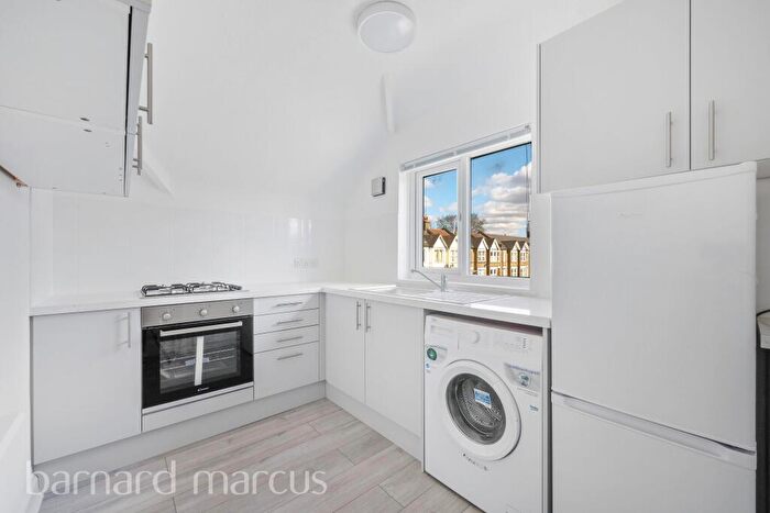 1 Bedroom Flat To Rent In Kingston Road, New Malden, KT3