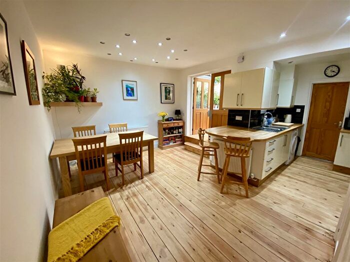 3 Bedroom Terraced House For Sale In Swindon Road, Old Town, Swindon, SN1