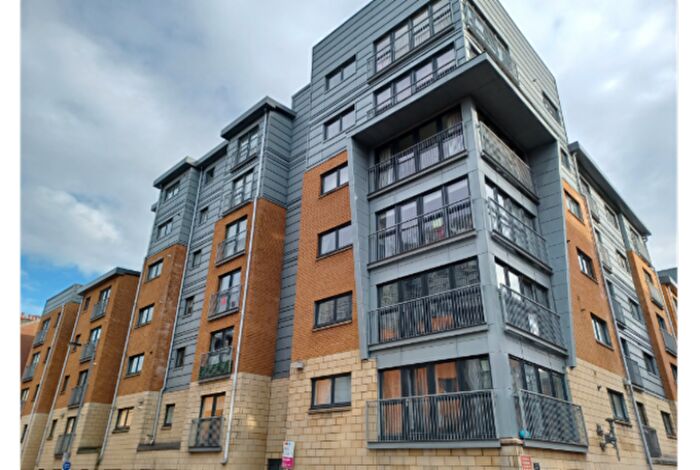 2 Bedroom Flat To Rent In /, Barrland Street, G41