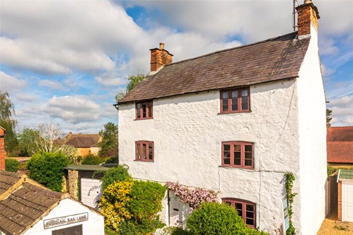 4 Bedroom Detached House For Sale In Puddingbag Lane, Bozeat, Northamptonshire, NN29