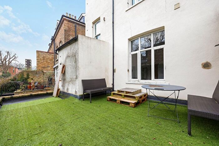 1 Bedroom Semi-Detached House To Rent In Burghley Road, Kentish Town, NW5