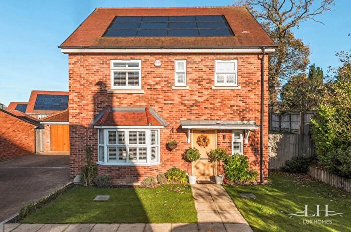 4 Bedroom Detached House For Sale In Sycamore Close, Great Warley, CM13