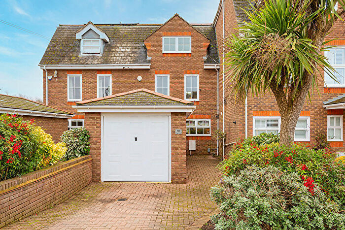 5 Bedroom Terraced House For Sale In Kings Drive, Thames Ditton, KT7
