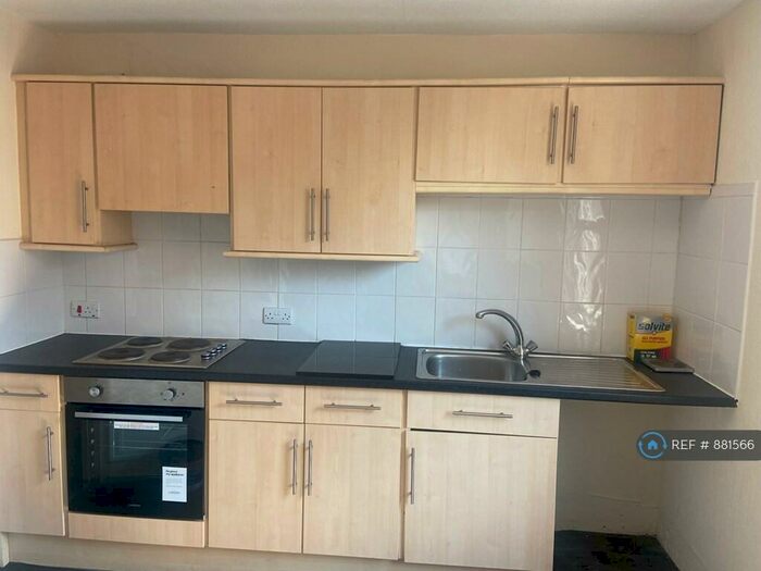 2 Bedroom Flat To Rent In Howard Road, Llandudno, LL30