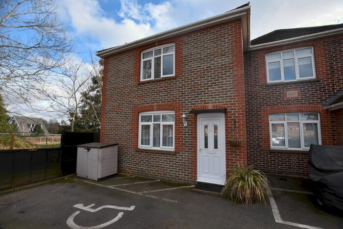 2 Bedroom End Of Terrace House To Rent In London Road, Binfield, Bracknell, RG42