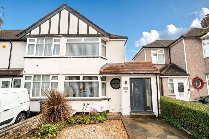 3 Bedroom End Of Terrace House For Sale In Lovelace Avenue, Bromley, BR2