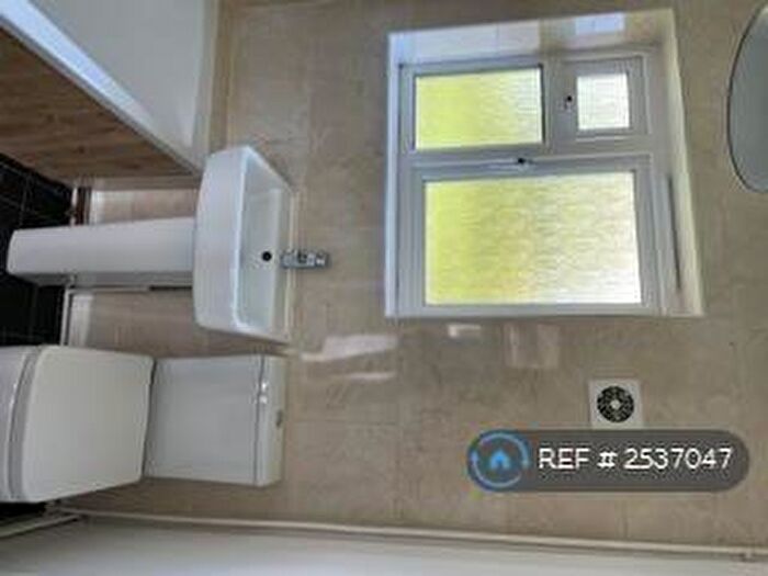 2 Bedroom Flat To Rent In Barnards Way, Brigstock, Kettering, NN14