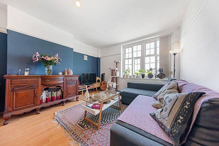 1 Bedroom Flat To Rent In Old Town, Clapham Old Town, London, SW4